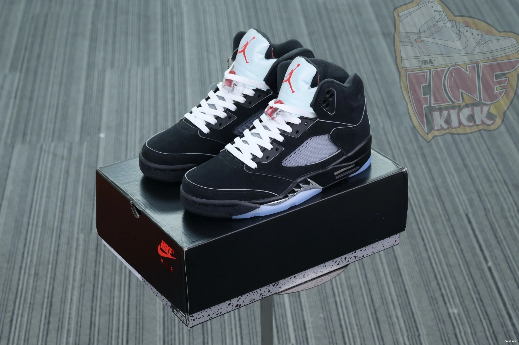 Jordan REIMAGINED” Air METALLIC 5“BLACK Jordan 0708
